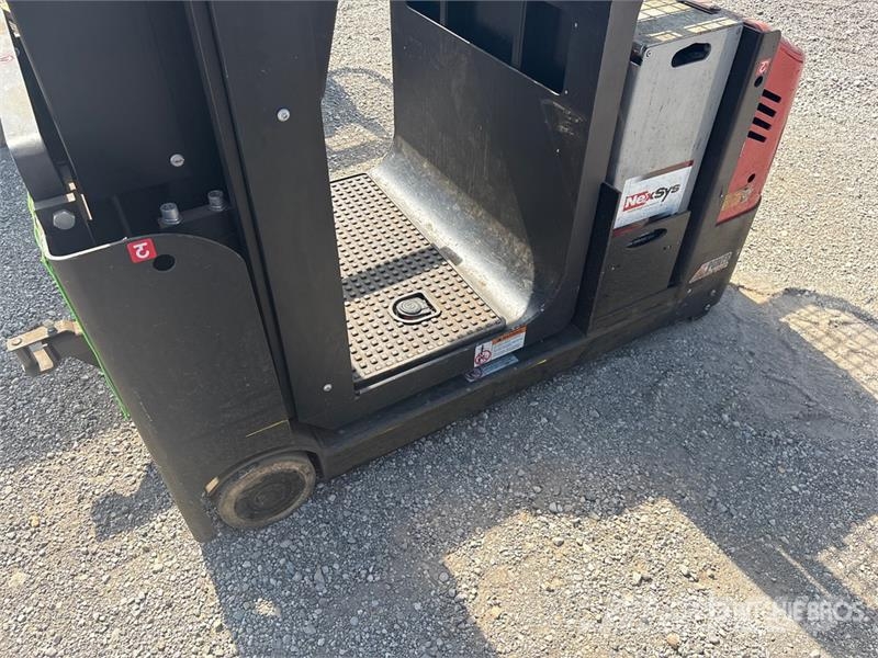 Big Joe J1-192 600 lb Order Picker معدات الرفع متوسط المستوى
