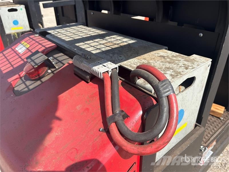 Big Joe J1-192 600 lb Order Picker معدات الرفع متوسط المستوى