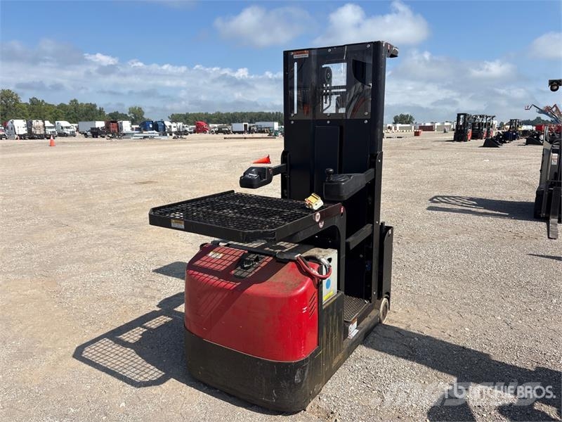 Big Joe J1-192 600 lb Order Picker معدات الرفع متوسط المستوى