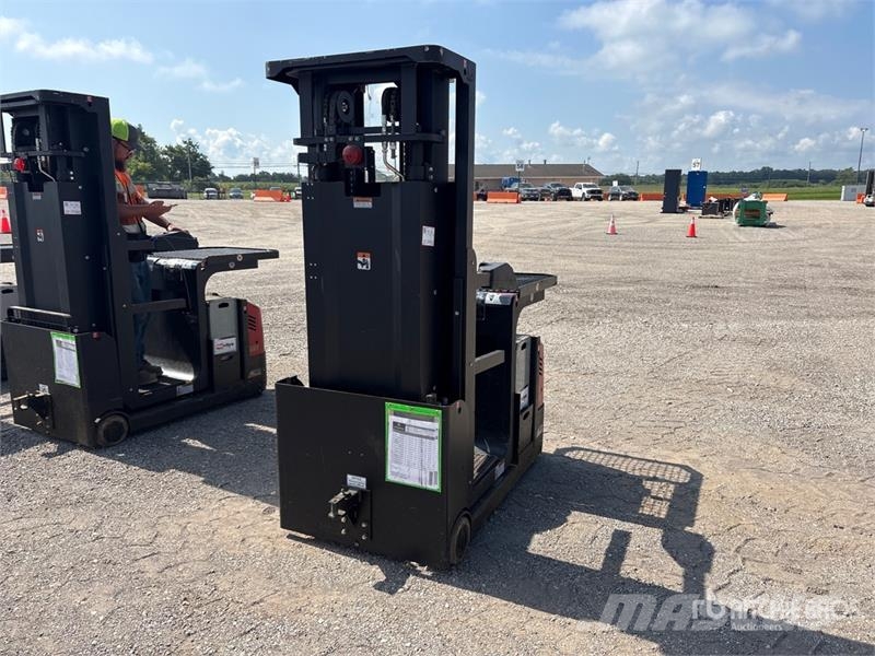Big Joe J1-192 600 lb Order Picker معدات الرفع متوسط المستوى