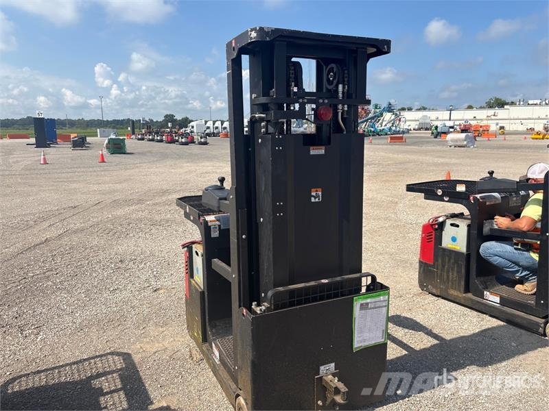 Big Joe J1-192 600 lb Order Picker معدات الرفع متوسط المستوى