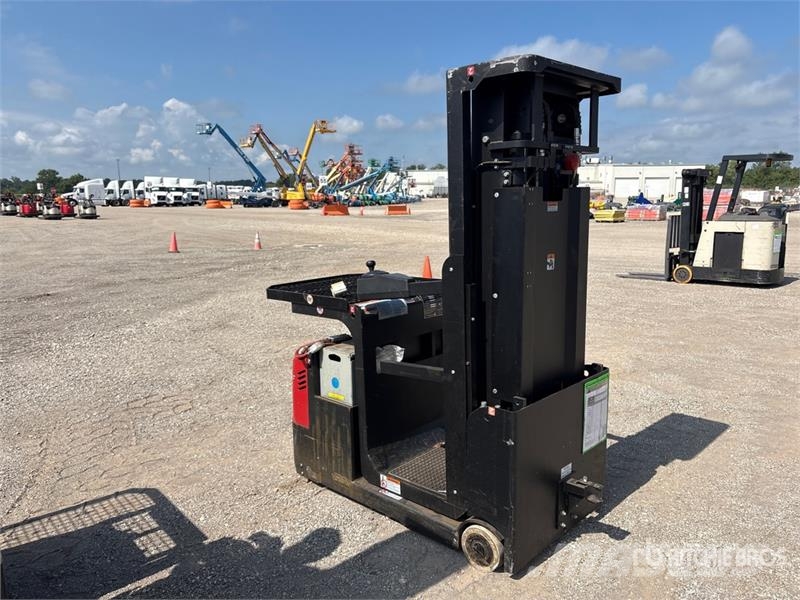 Big Joe J1-192 600 lb Order Picker معدات الرفع متوسط المستوى