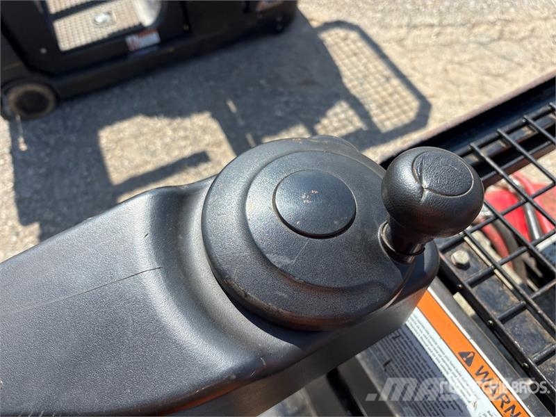 Big Joe J1-192 600 lb Order Picker معدات الرفع متوسط المستوى