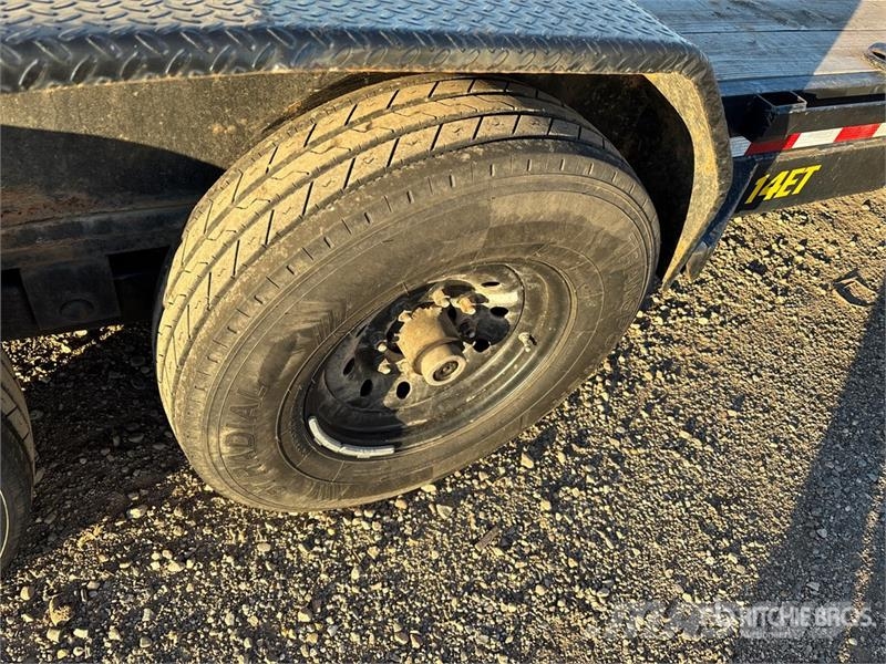 Big Tex 18 ft T/A Equipment Trailer 車両運搬用トレーラー