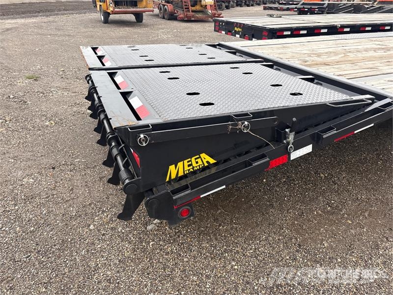 Big Tex 40 ft T/A Gooseneck Equipment Trailer Reboques de transporte Auto