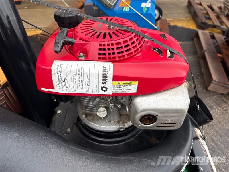 Billy Goat MV650H Lawn & Debris Vacuum Otra maquinaria agrícola