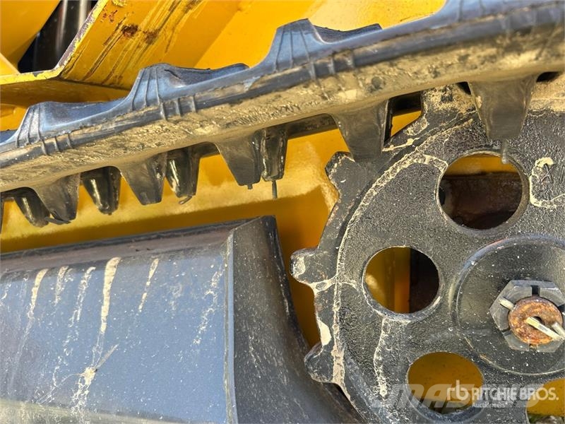  BisonTek BT360 Mini Compact Track Loader (Unused) لوادر انزلاقية التوجيه