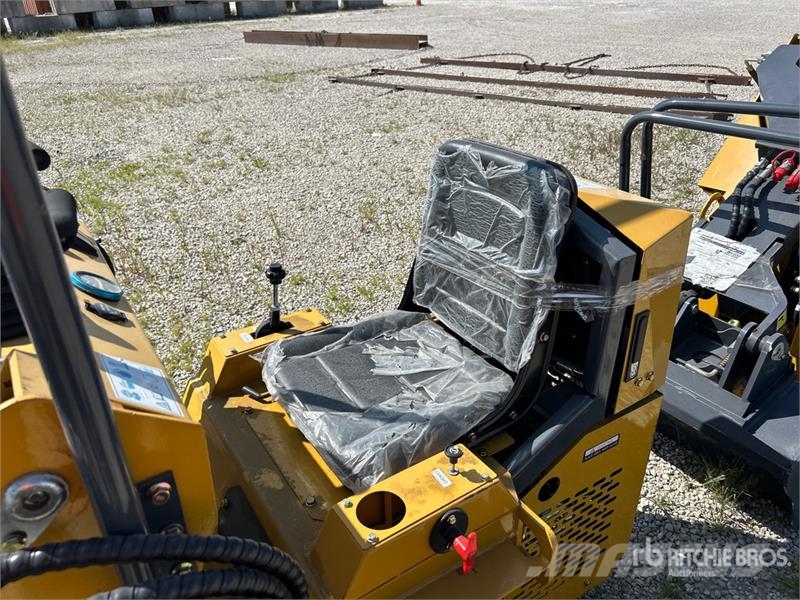  BisonTek BT360 Mini Compact Track Loader (Unused) لوادر انزلاقية التوجيه