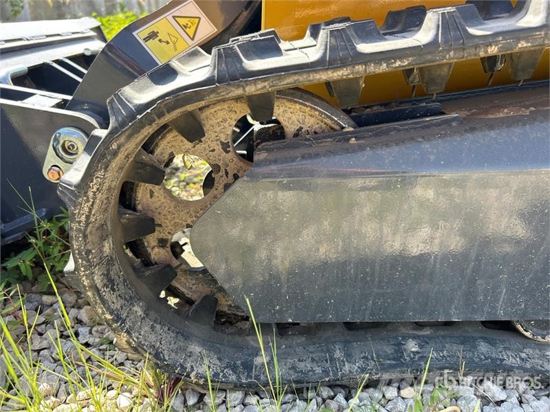  BisonTek BT360 Mini Compact Track Loader (Unused) لوادر انزلاقية التوجيه