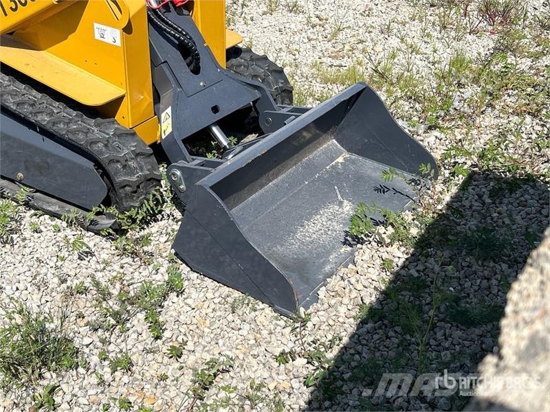  BisonTek BT360 Mini Compact Track Loader (Unused) لوادر انزلاقية التوجيه