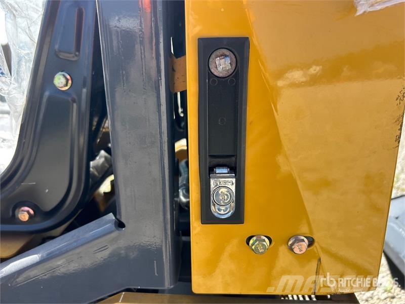  BisonTek BT360 Mini Compact Track Loader (Unused) لوادر انزلاقية التوجيه
