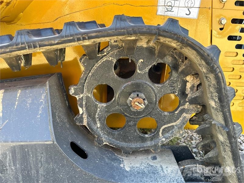  BisonTek BT360 Mini Compact Track Loader (Unused) لوادر انزلاقية التوجيه