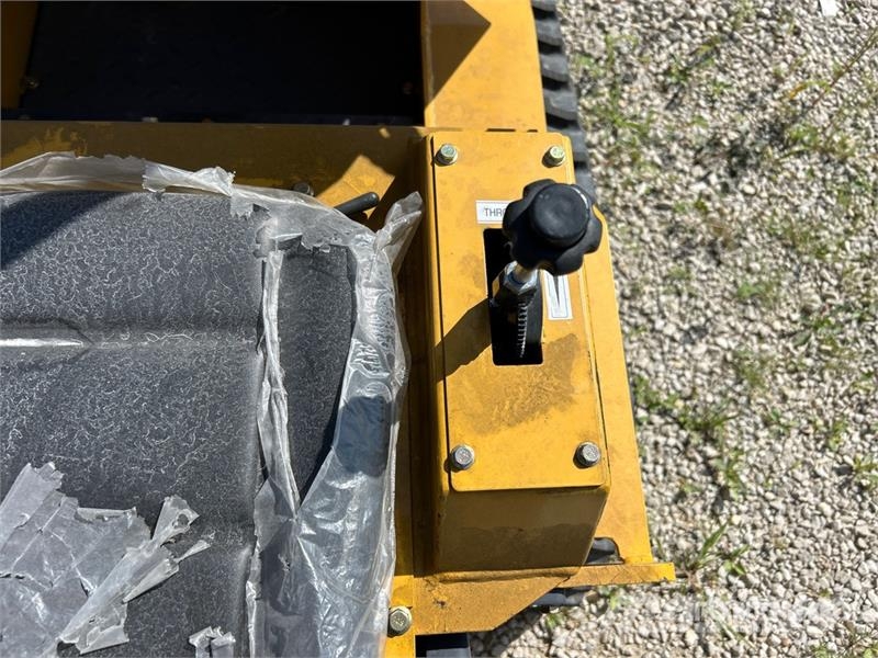  BisonTek BT360 Mini Compact Track Loader (Unused) لوادر انزلاقية التوجيه