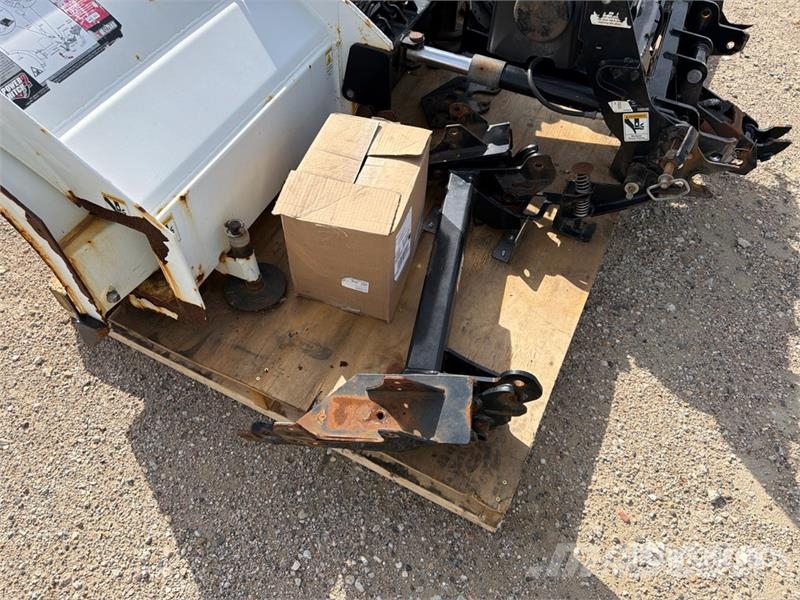 Blizzard Power Hitch 2 8 ft 6 in 2 Way Mount Snow Plow Snežne daske i plugovi