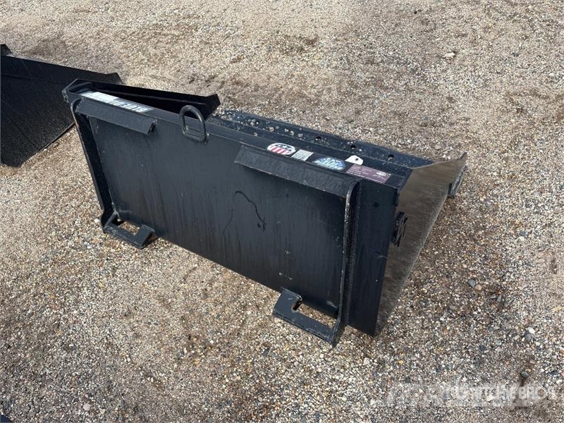 Blue Diamond 108032-26 44 in Skid Steer Bucket دلاء