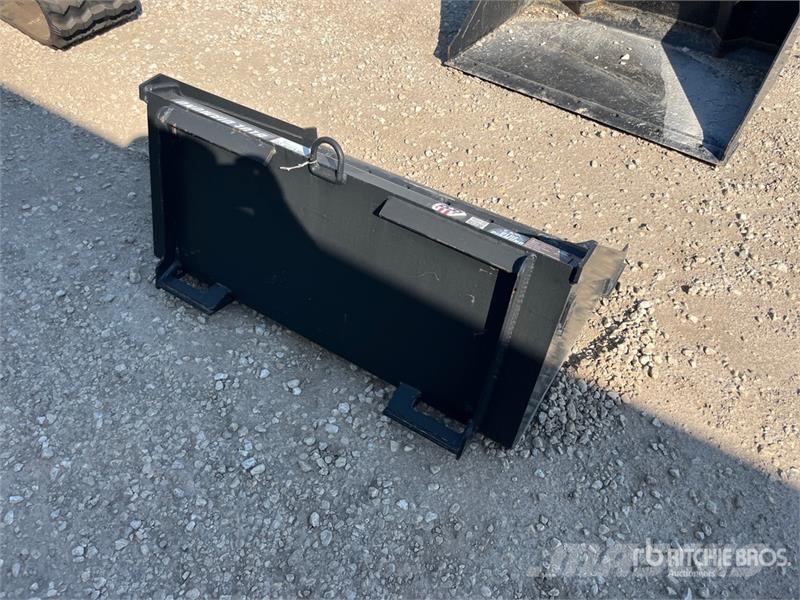 Blue Diamond 108032-26 43 in Skid Steer Bucket (Unused) Žlice