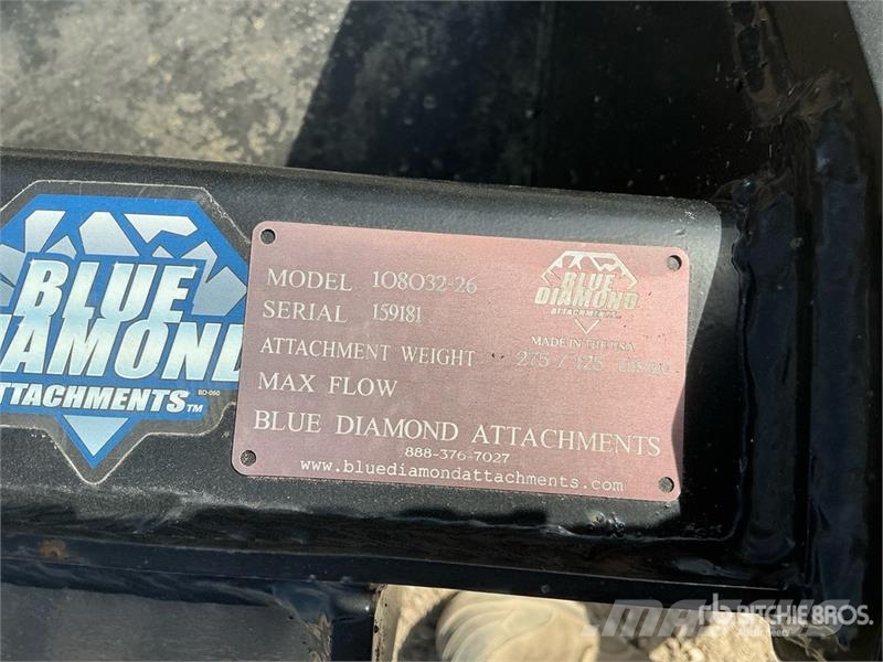 Blue Diamond 108032-26 43 in Skid Steer Bucket (Unused) バケット