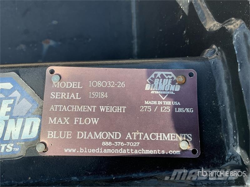 Blue Diamond 108032-26 43 in Skid Steer Bucket (Unused) バケット