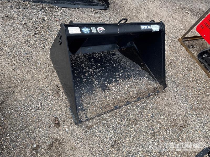 Blue Diamond 108032-26 44 in General Purpose Mini Skid Steer Bu دلاء