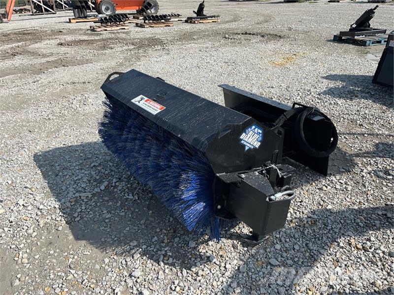Blue Diamond 116202-26 48 in Skid Steer Broom Zametací kartáče