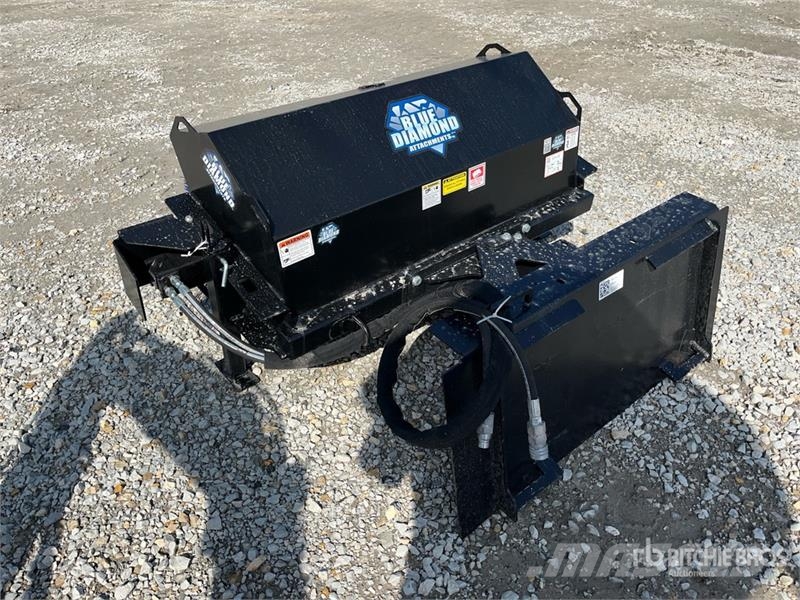 Blue Diamond 116202-26 48 in Skid Steer Broom Zametací kartáče