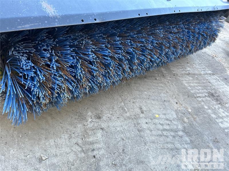 Blue Diamond 116215 84 in Power angle Skid Steer Boom Építőipar - Egyebek