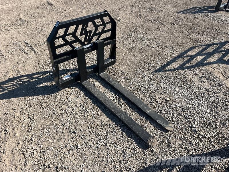 Blue Diamond 314000-26 48 in Skid Steer Forks (Unused) شوكات
