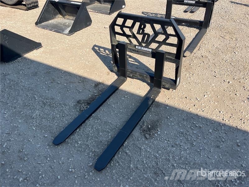 Blue Diamond 314000-26 48 in Skid Steer Forks (Unused) Gabeln