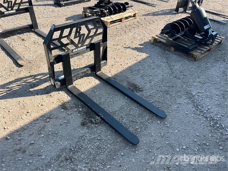 Blue Diamond 314000-26 48 in Skid Steer Forks (Unused) Gabeln