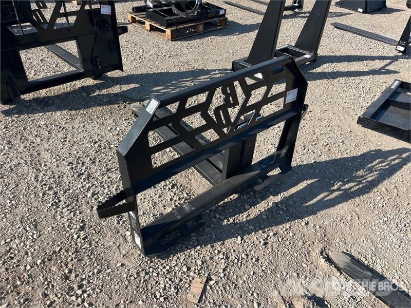 Blue Diamond 314004 48 in Skid Steer Forks (Unused) شوكات