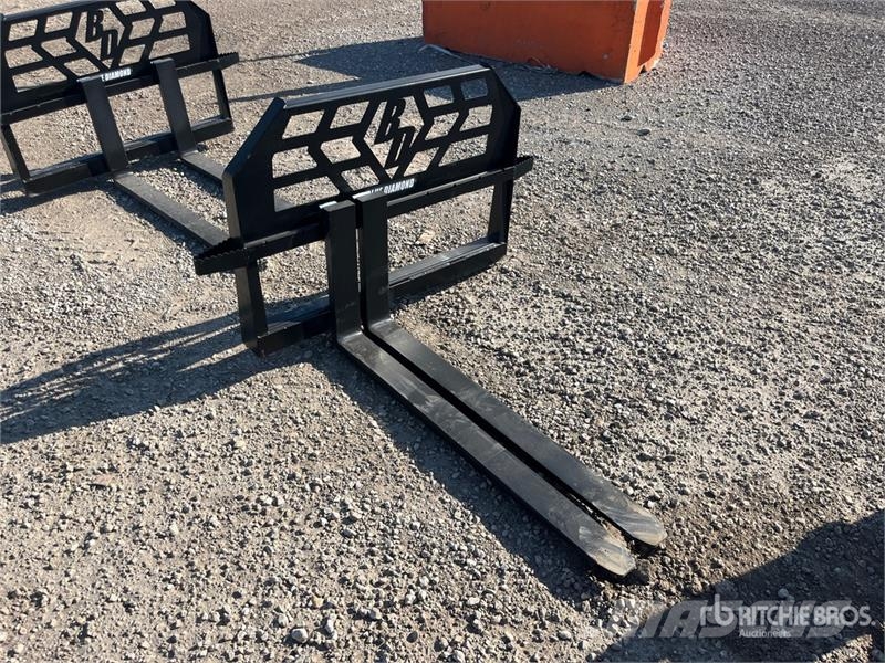 Blue Diamond 314004 48 in Skid Steer Forks (Unused) شوكات