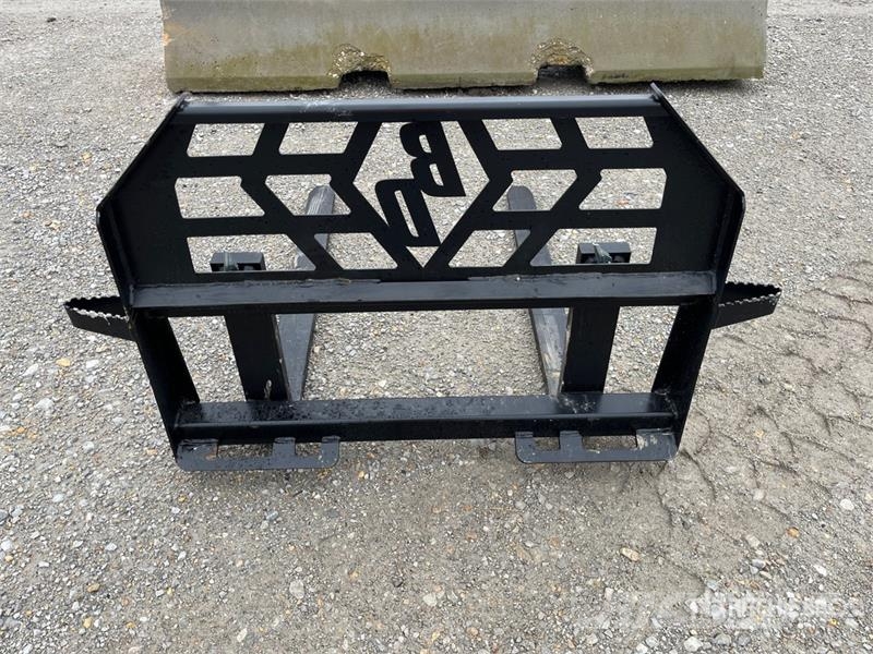 Blue Diamond 314004 48 in Skid Steer Forks شوكات