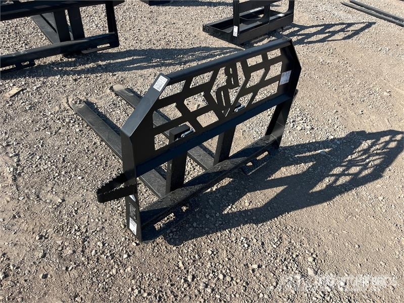 Blue Diamond 314004 48 in Skid Steer Forks (Unused) شوكات