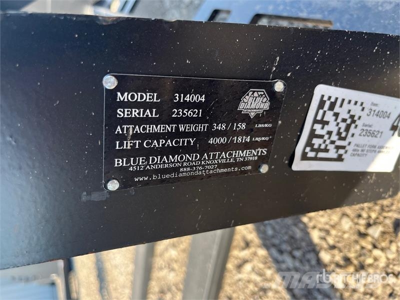 Blue Diamond 314004 48 in Skid Steer Forks (Unused) شوكات