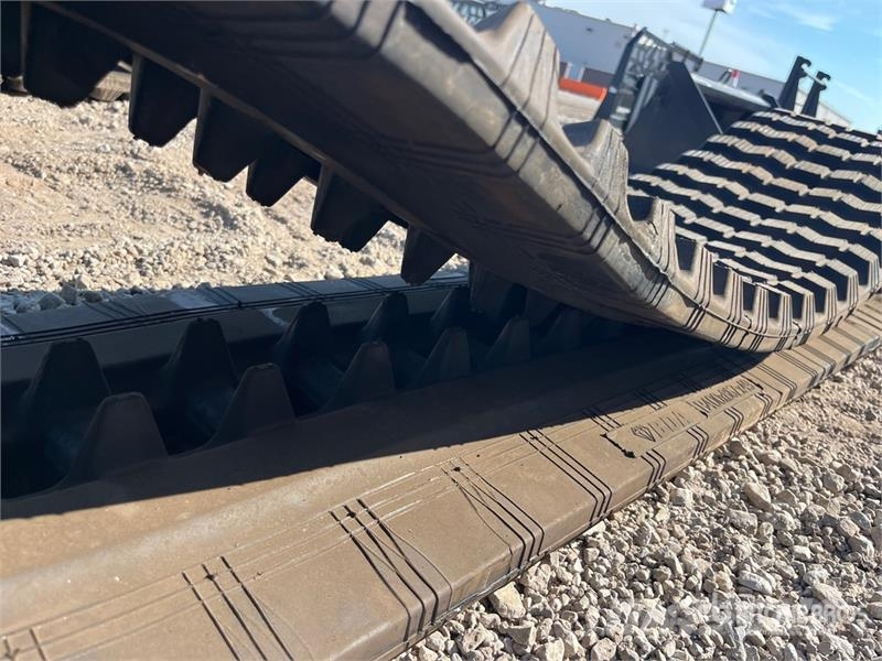 Blue Diamond 400 X 49 Rubber Tracks (Unused) Other components