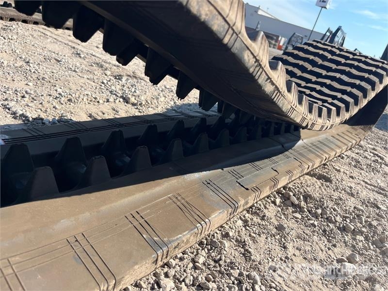 Blue Diamond 400 X 49 Rubber Tracks (Unused) Other components