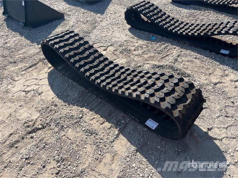 Blue Diamond 400 X 49 Rubber Tracks (Unused) Other components