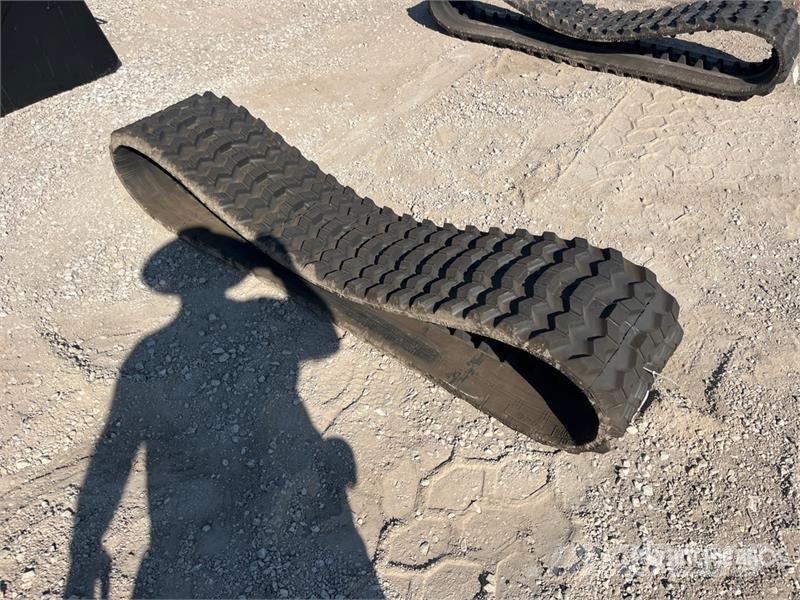 Blue Diamond 400 X 49 Rubber Tracks (Unused) Other components