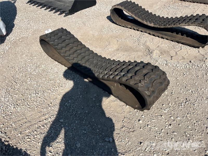 Blue Diamond 400 X 49 Rubber Tracks (Unused) Other components