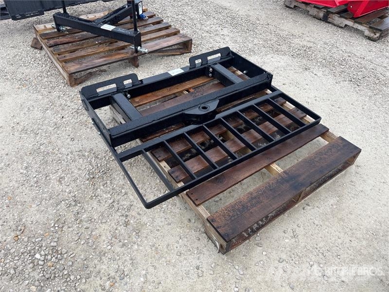 Blue Diamond 46 in Skid Steer Bale Spear Egyéb alkatrészek