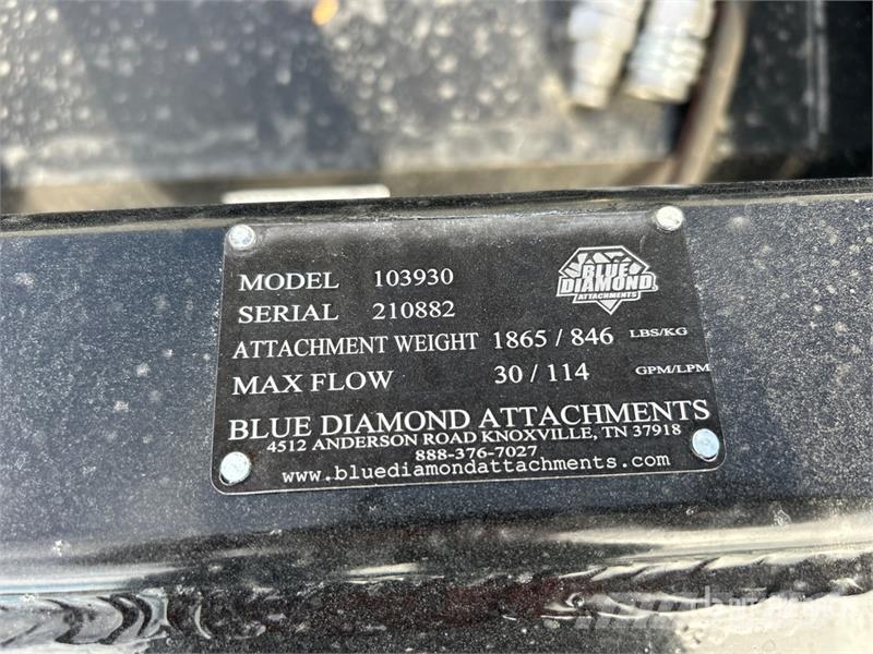 Blue Diamond 84 in Skid Steer Brush Cutter Pyörillä varustetut leikkurit