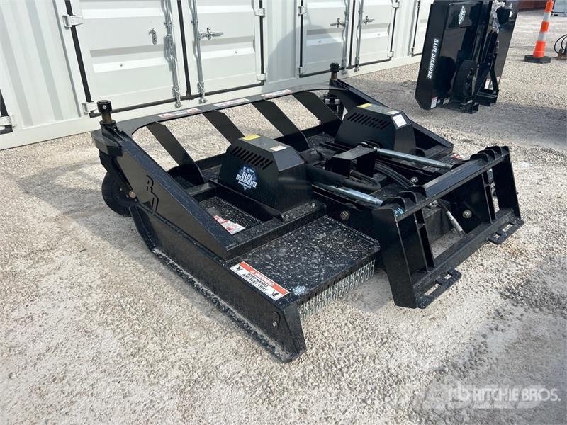 Blue Diamond 84 in Skid Steer Brush Cutter Pyörillä varustetut leikkurit
