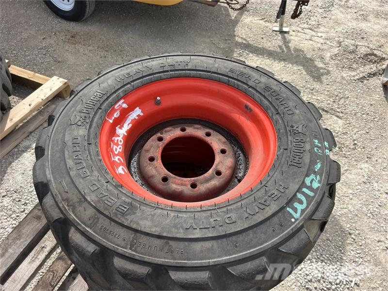 Bobcat 10-16.5 Tires Riepas, riteņi un diski