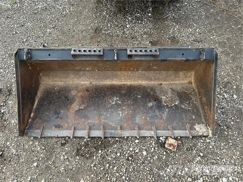 Bobcat 642B 滑移装载机