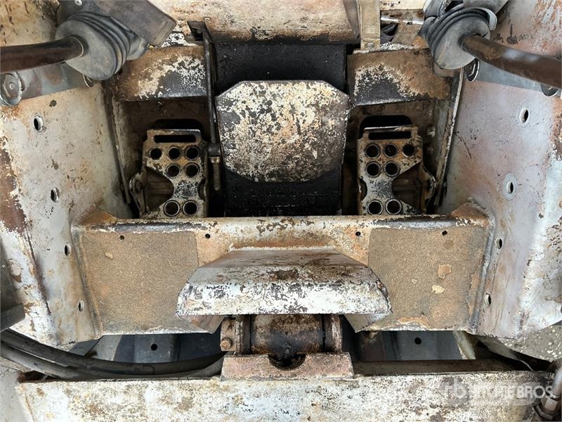 Bobcat 642B 滑移装载机