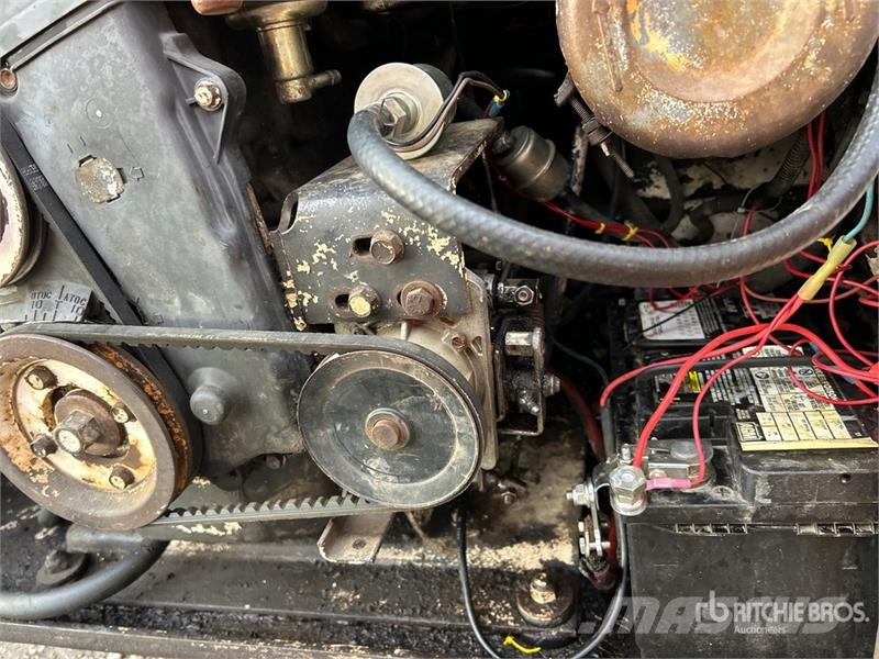 Bobcat 642B 滑移装载机