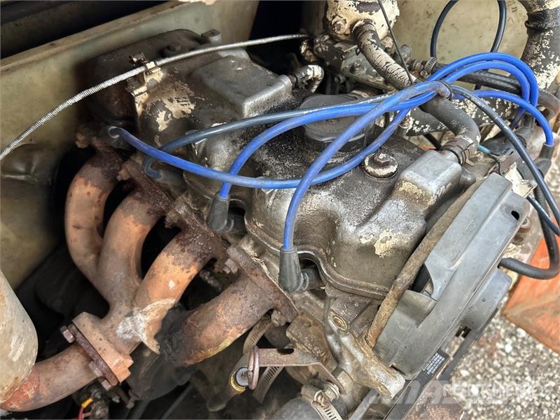 Bobcat 642B 滑移装载机