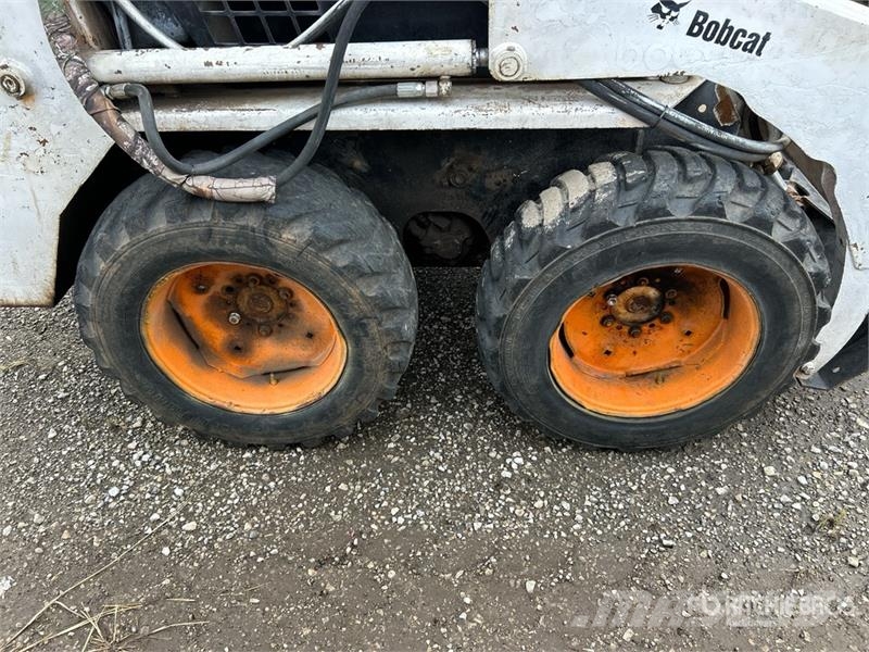 Bobcat 642B 滑移装载机