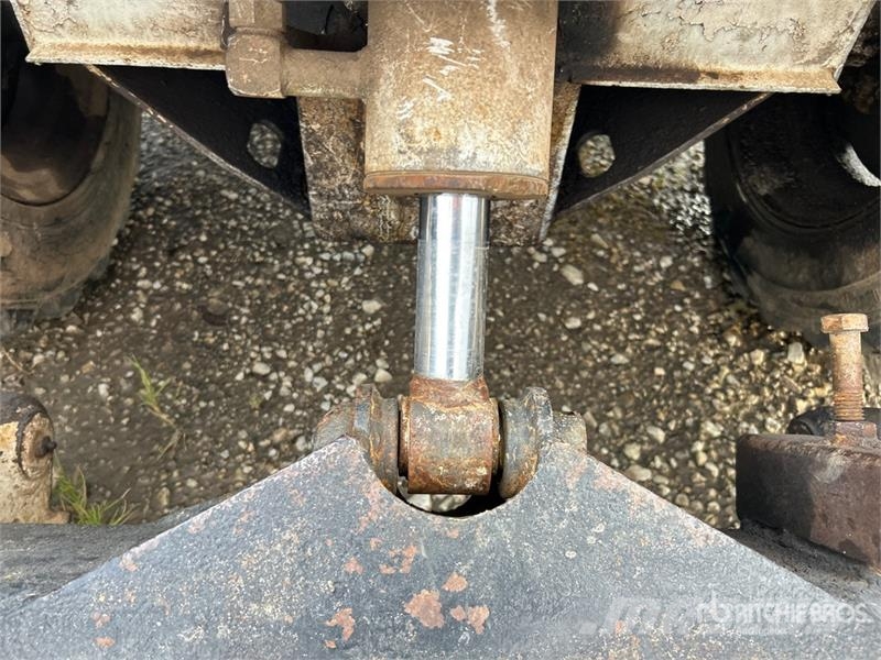 Bobcat 642B 滑移装载机