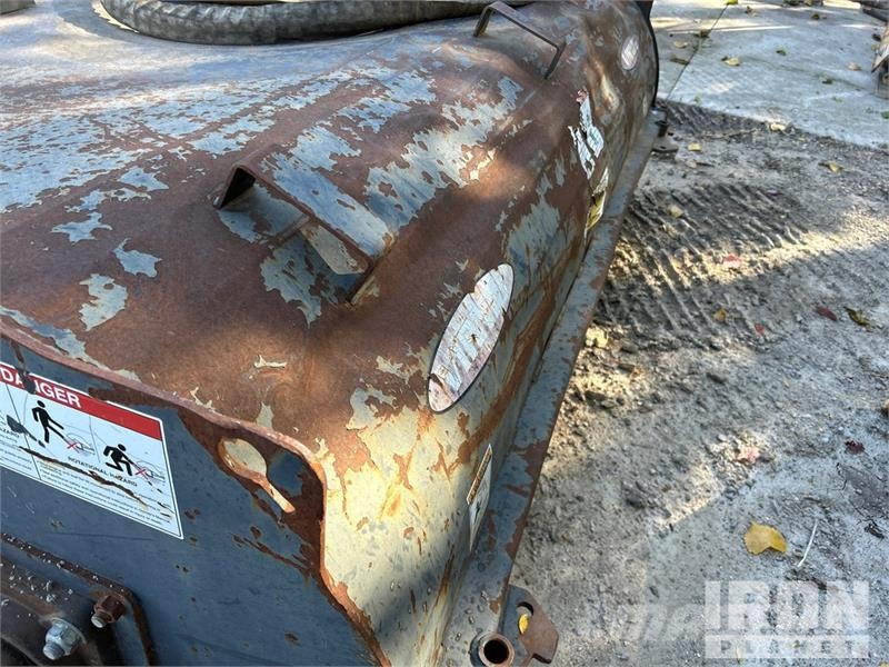 Bobcat 72 in Skid Steer Sweeper Щітки
